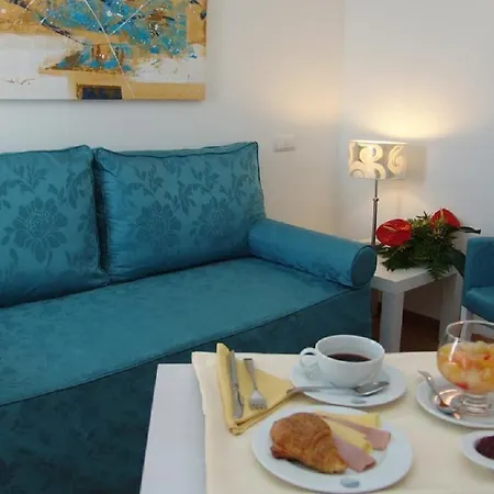 Globo Hotel 3*